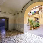 Napoli White Apartment By Wonderful Italy